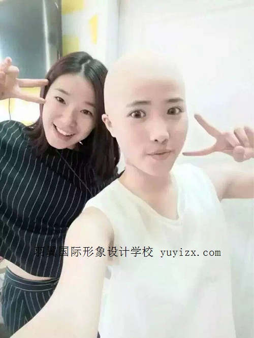 光頭造型，羽翼國際妹子們這樣玩的